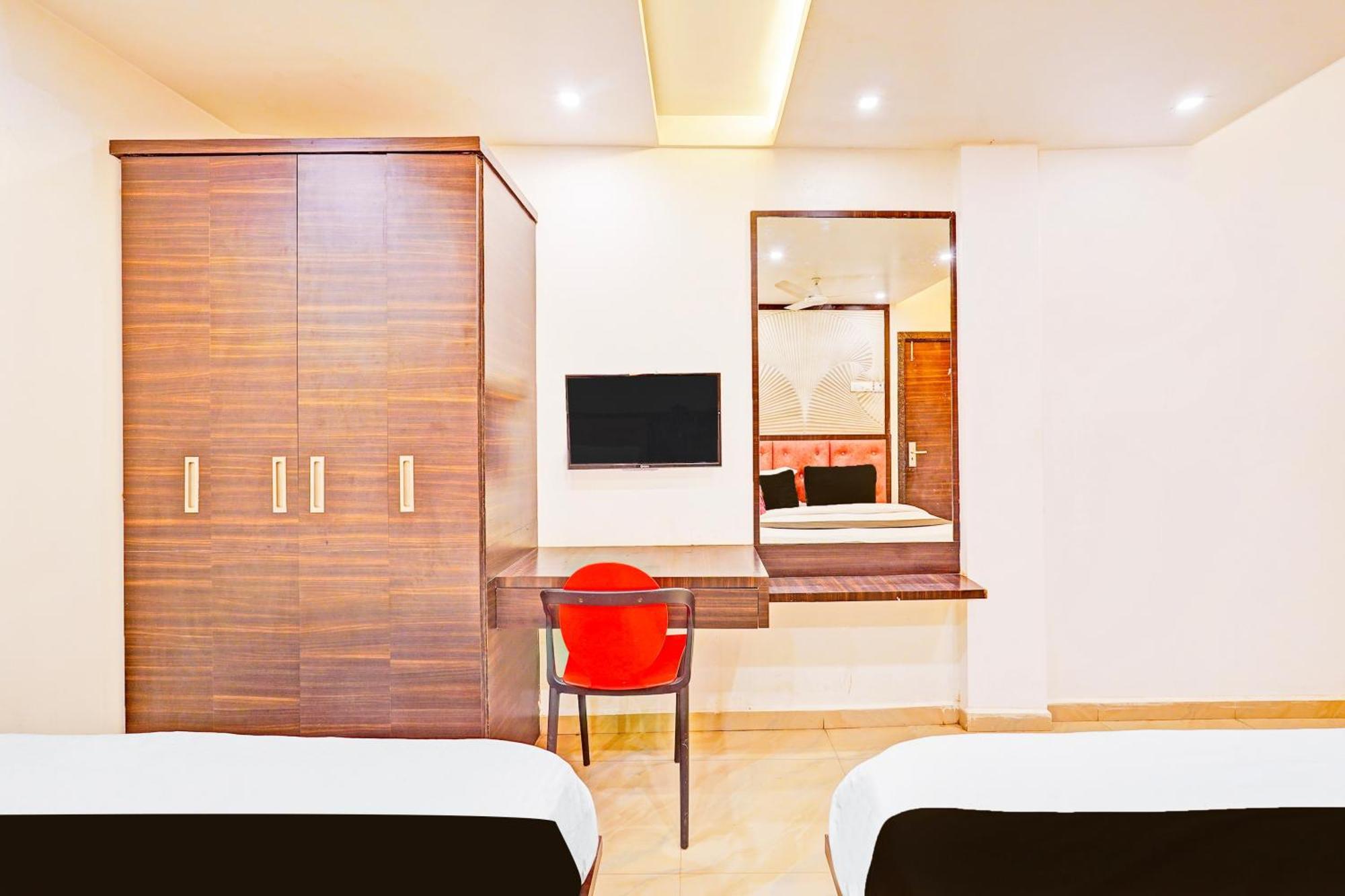 Hotel O Admire Suit Chennai Exterior photo